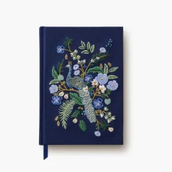 Diario personal encuadernado en tela bordada Peacock - Rifle Paper