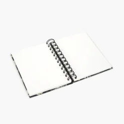 Libreta Wyro A6 Tapa Dura Hojas Lisas Wild Flowers